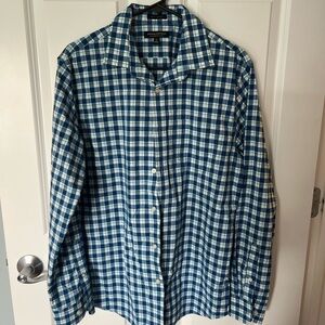 Banana Republic Blue and White Casual Button Down Shirt